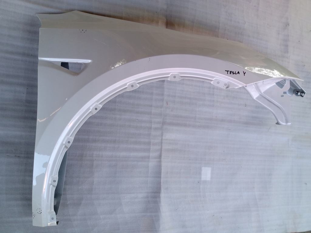 фото №10, Tesla y капот