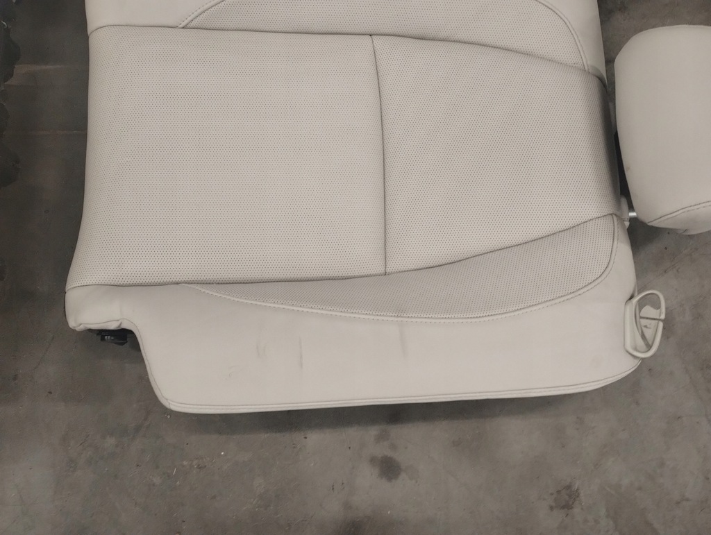 фото №8, Mazda 3 bp iv usa sedan заднее сиденье задняя спинка сиденье кожа подголовники