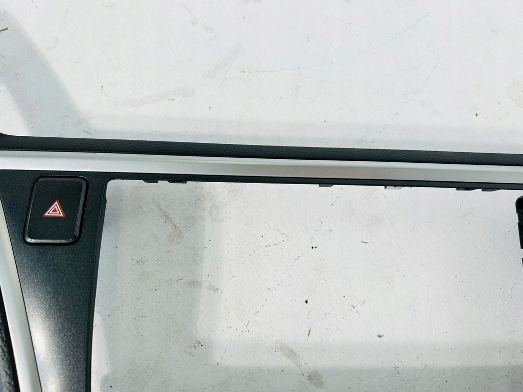 фото №9, Auris ii 12-15 захист рамка радіо кнопка перемикач світла аварійних