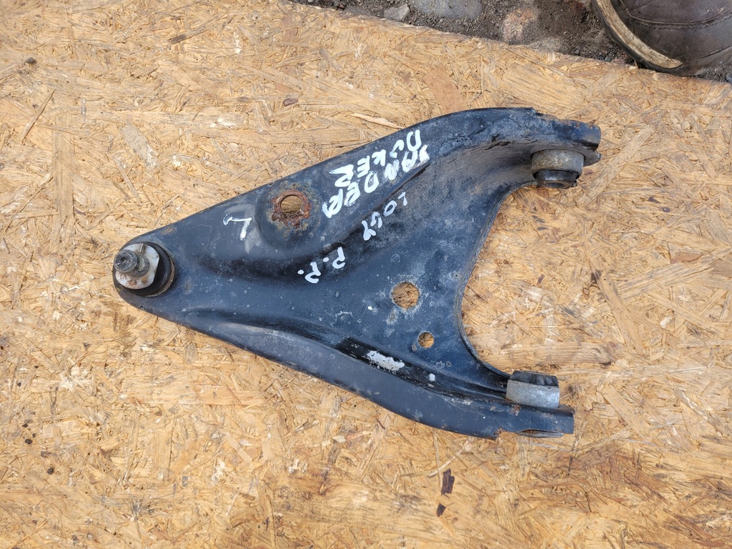 фото №1, Рычаг правый dacia dokker sandero lodgy
