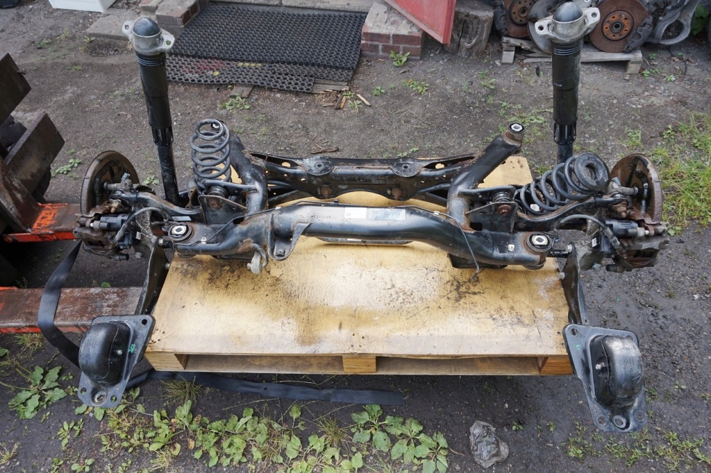 фото №1, Oś балка задняя vw passat b8 4x4 3q0505235m