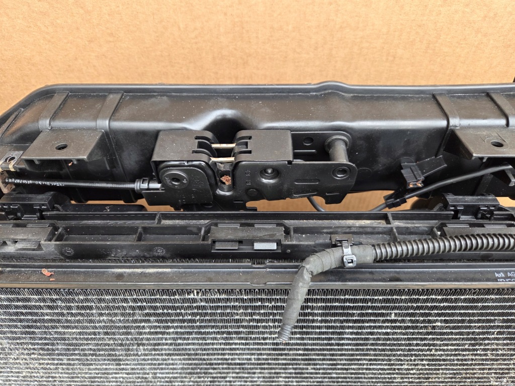 Комплект радиатор вентилятор ремень передний audi a4 8k0 a5 8t0 2.0 tdi рестайлинг Киев