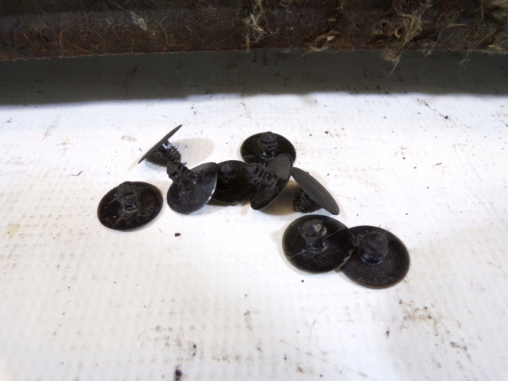 фото №8, Шумоізоляція капот mazda 6 gg кліпси