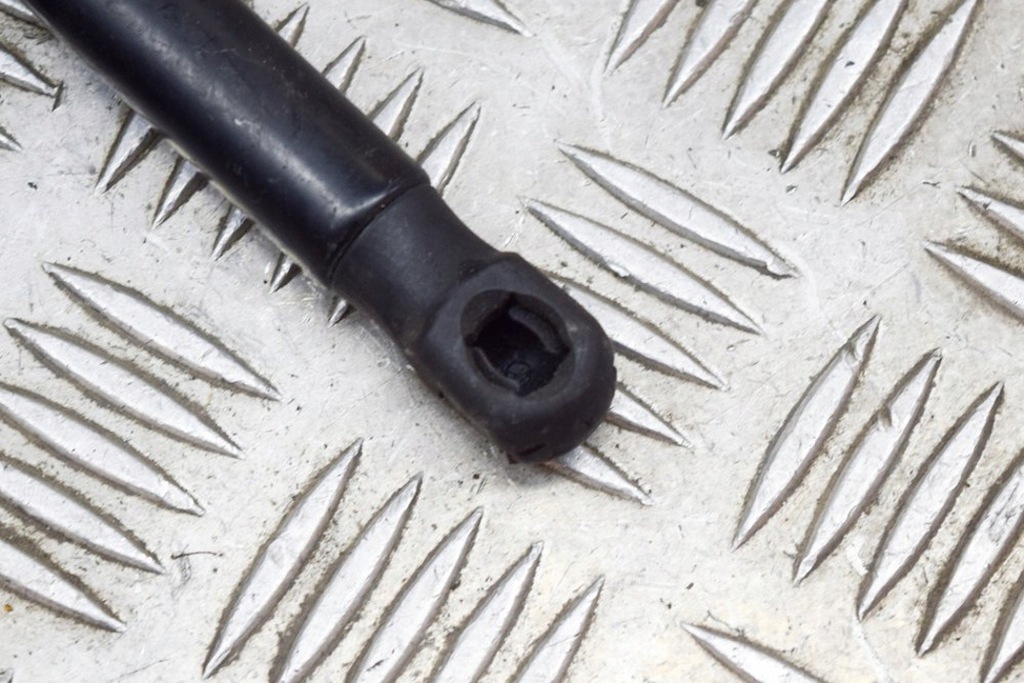 фото №5, Maserati ghibli m157 передняя левая капот привод газовый 670008872 3.0 benz