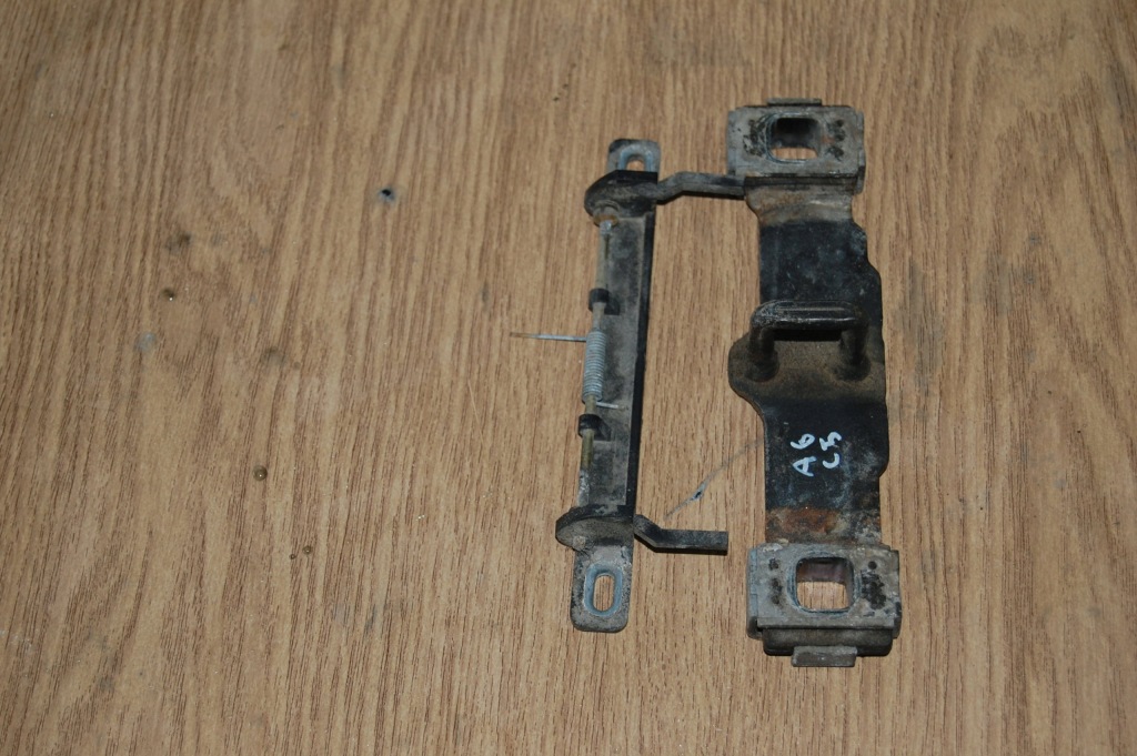 фото №1, Audi a6 c5 засов крышки багажника kombi