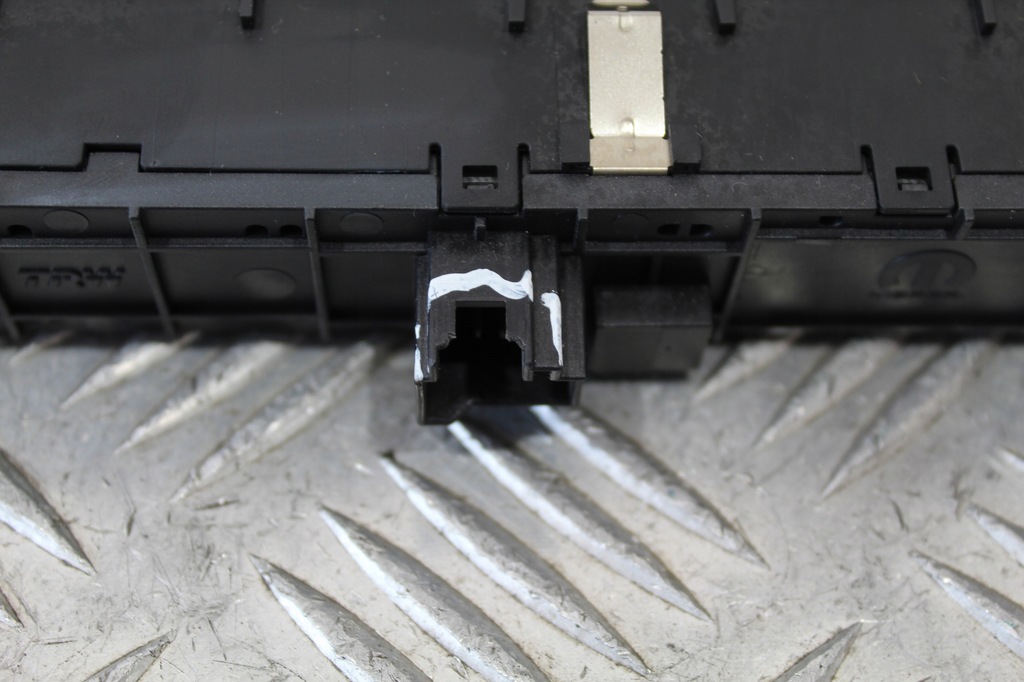 фото №3, Перемикач світла аварійних jeep renegade