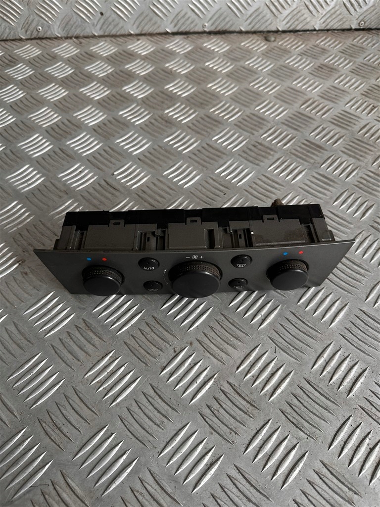 фото №1, Панель кондиционера opel vectra 13128712