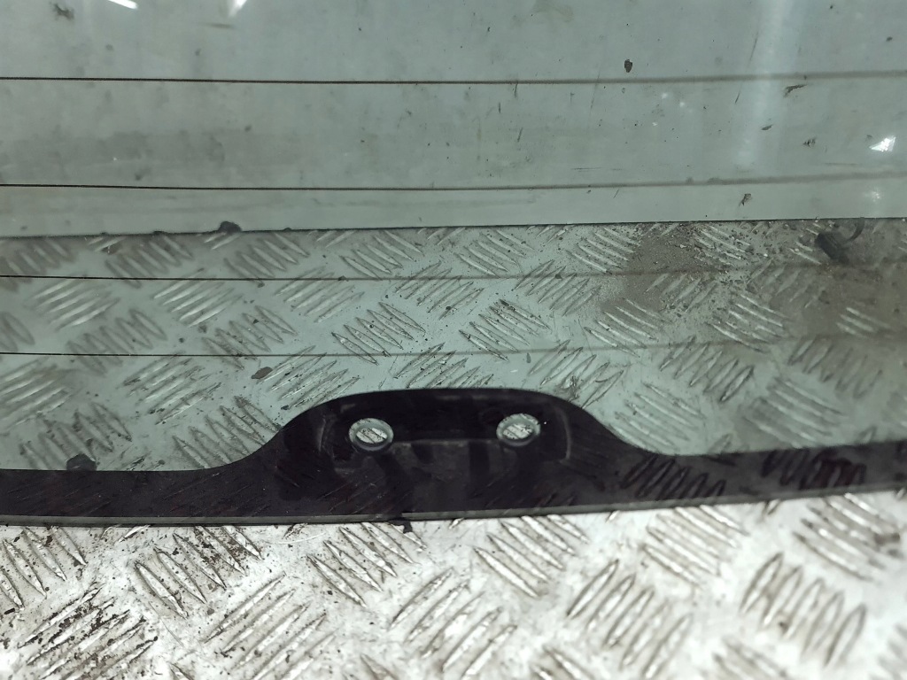 Скло задня kia sorento в Україні