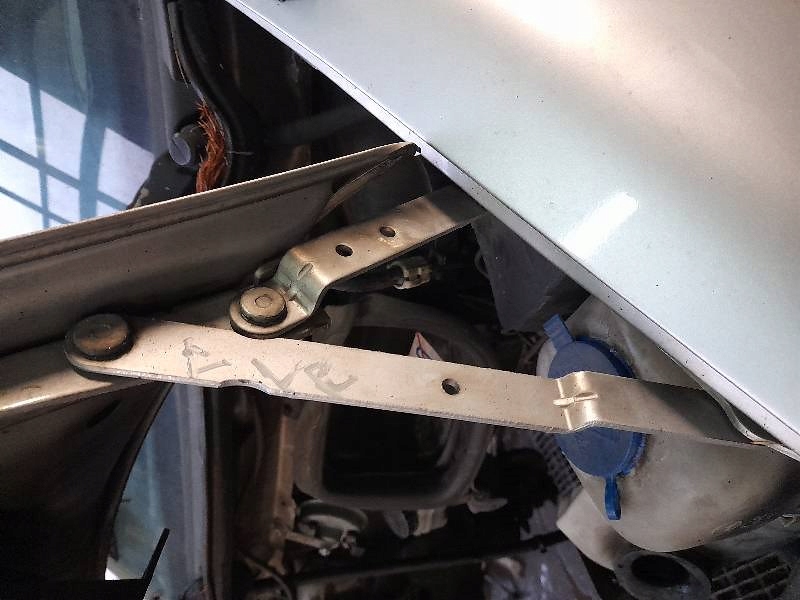 фото №1, Петля капот левый mercedes-benz vito