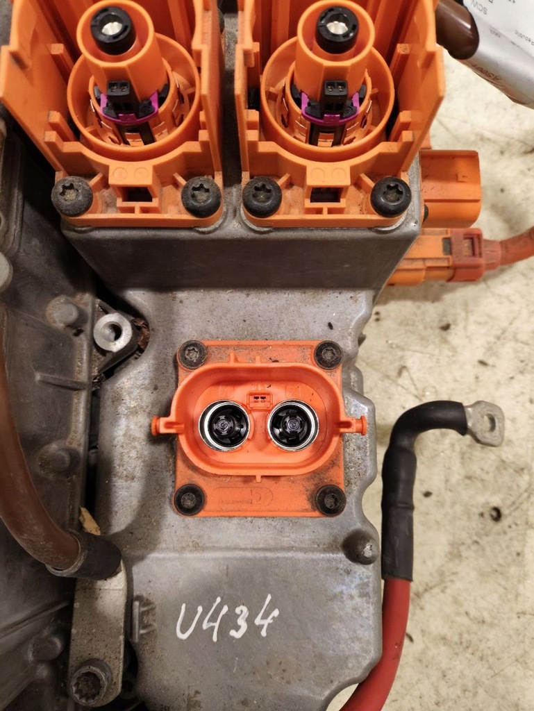 фото №12, Porsche taycan 9j1 2021 преобразователи