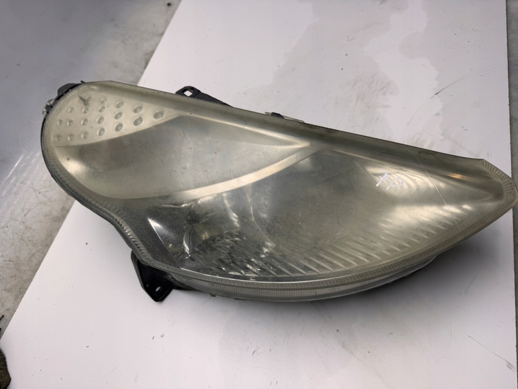 Купити Фара лампа права citroen c3 plurier