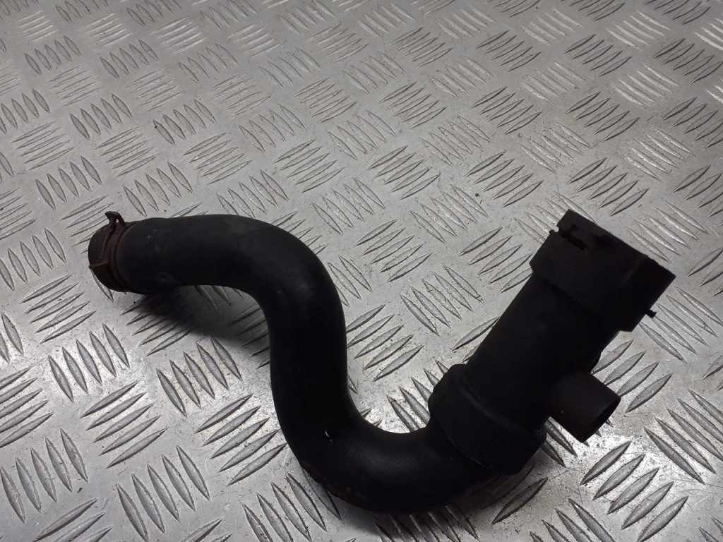 Купити Шланг труба патрубок радіатора audi a6 c5 2.5 tdi 4b0121049d