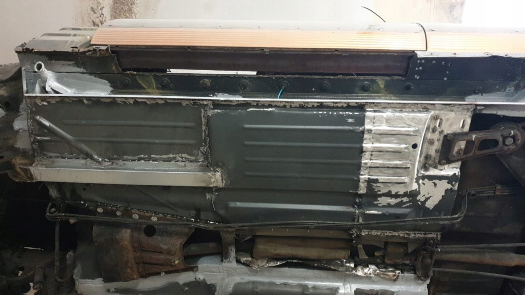 Пол mercedes c107 nowa комплект slc Недорого