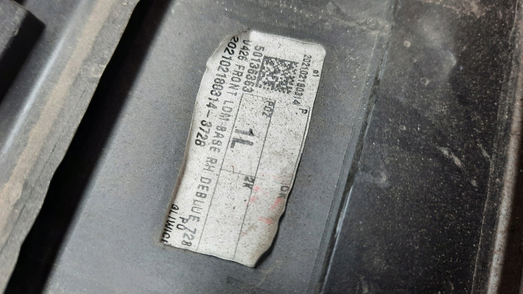 фото №15, Молдинг дверь правый перед 31440294 volvo xc60 ii