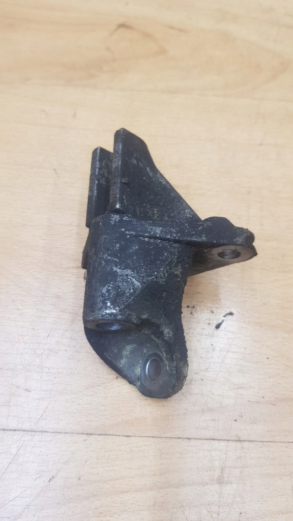 фото №2, Кронштейн кронштейн генератора audi a8 d2 lift 2.5 tdi