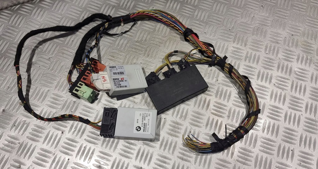 фото №5, Bmw 5 e61 електропроводка джгут багажника mpm wabco ehc pdc реле комплект