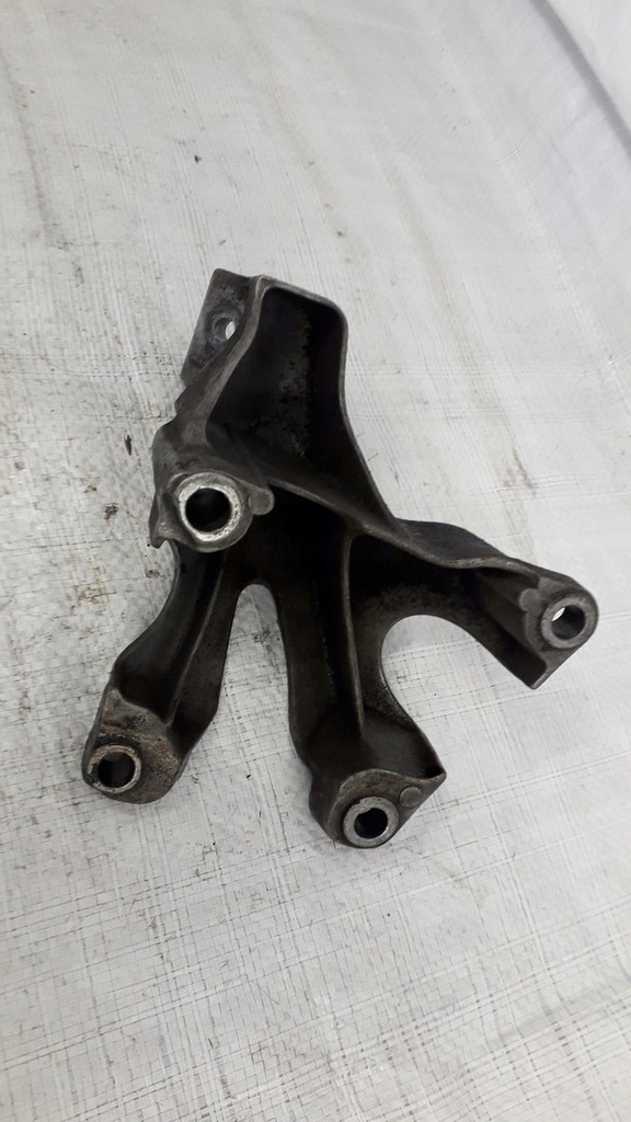 фото №6, Audi a4 b6 - кронштейн двигателя 8e0199307e