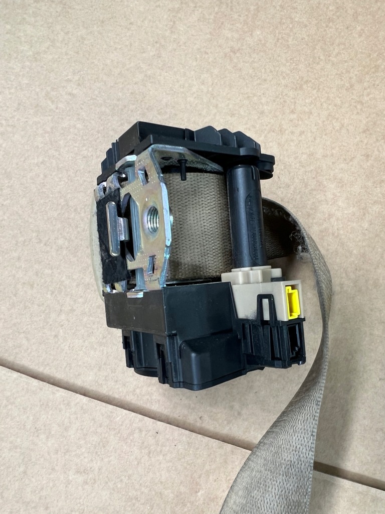 Ремень безопасности правый перед w216 a2168600685 Недорого