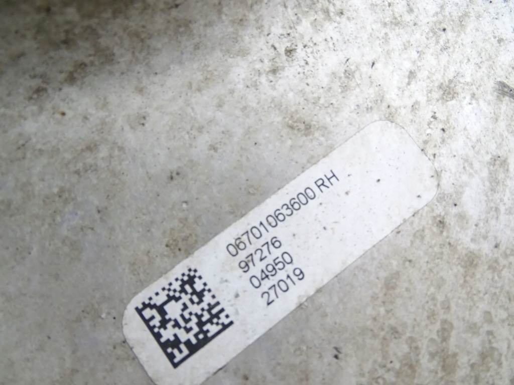 фото №4, Поворотний кулак права перед передня maserati levante