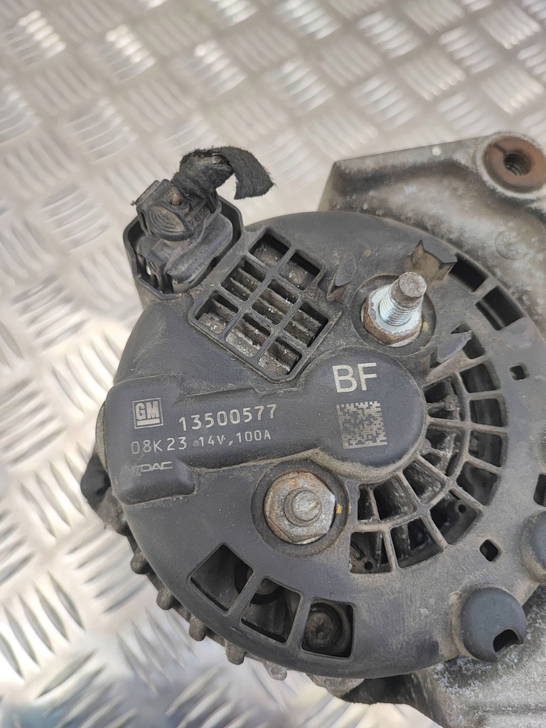 фото №1, Opel insignia a 2010 генератор