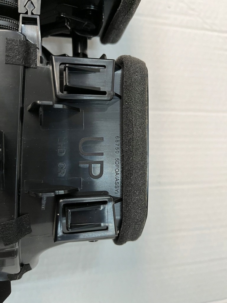 фото №5, Infiniti q30 qx30 решётка воздуховод воздуха середина 68750-5df0a