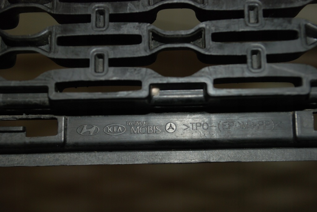 фото №12, Kia ceed ii lift 15- решітка середня решітка радіатора бампера перед 86560-a2600