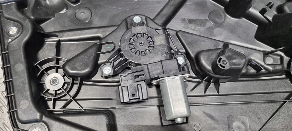 фото №7, Bmw x1 u11 подъемник двигатель моторчик подъёма стекло правый задняя 5a75082