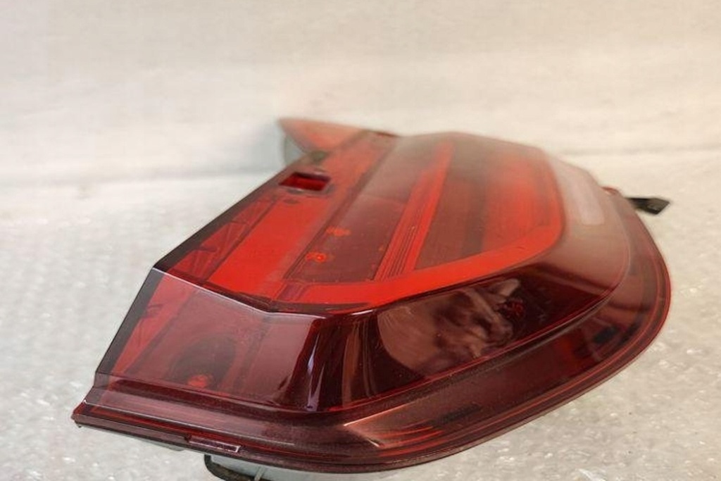 фото №8, Права лампа кришки багажника bmw 7 g11, g12 7342968 3.0l дизель 235kw 2018