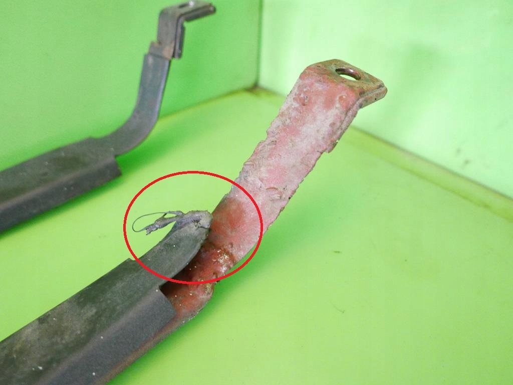 фото №6, Крепления хомуты бака kia carnival i fl 2.9