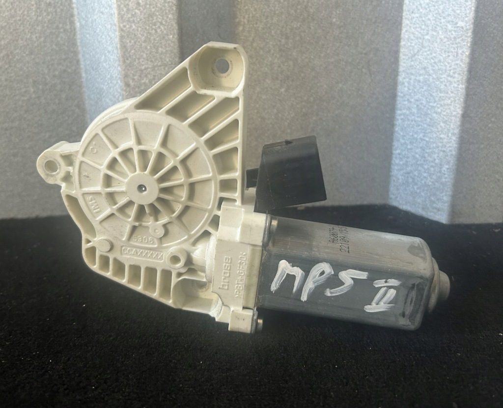Купити Моторчик підйому скло правий mercedes actros mp4 910650-101