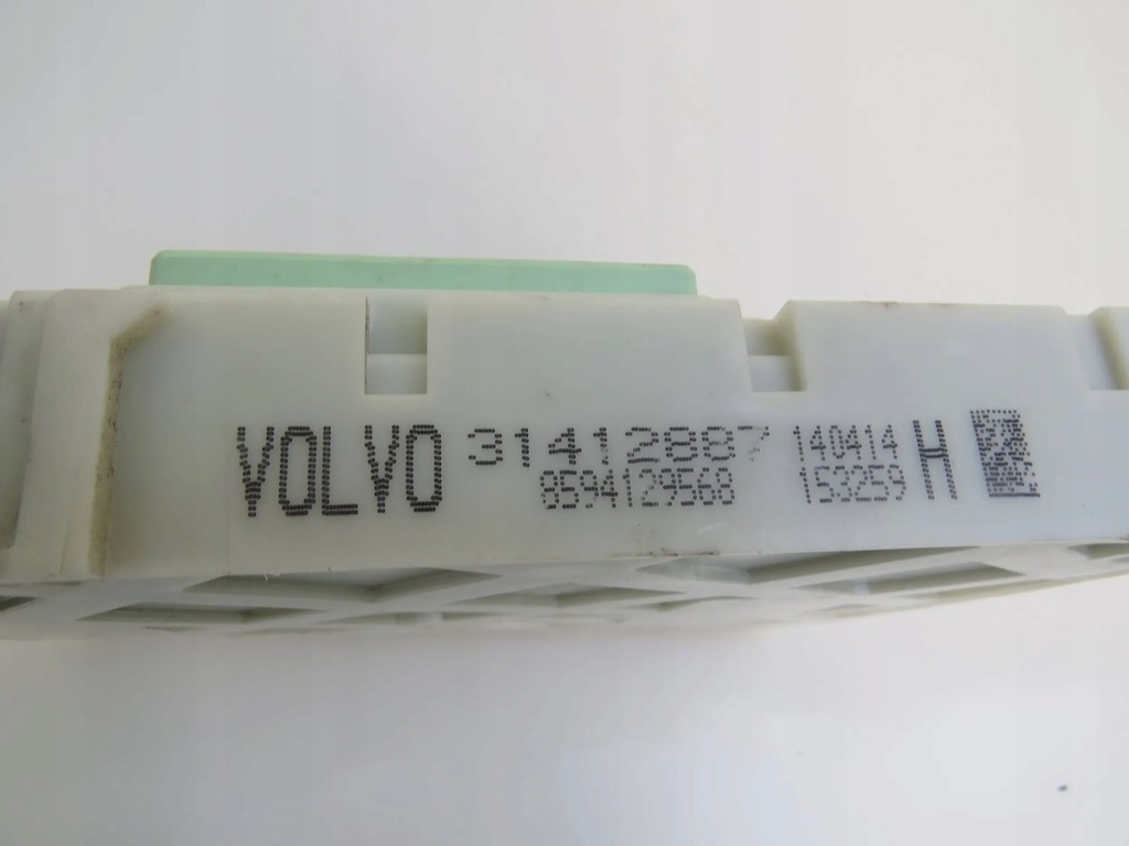 фото №9, Модуль коробка bsi предохранителей 31412887 volvo v40 ii