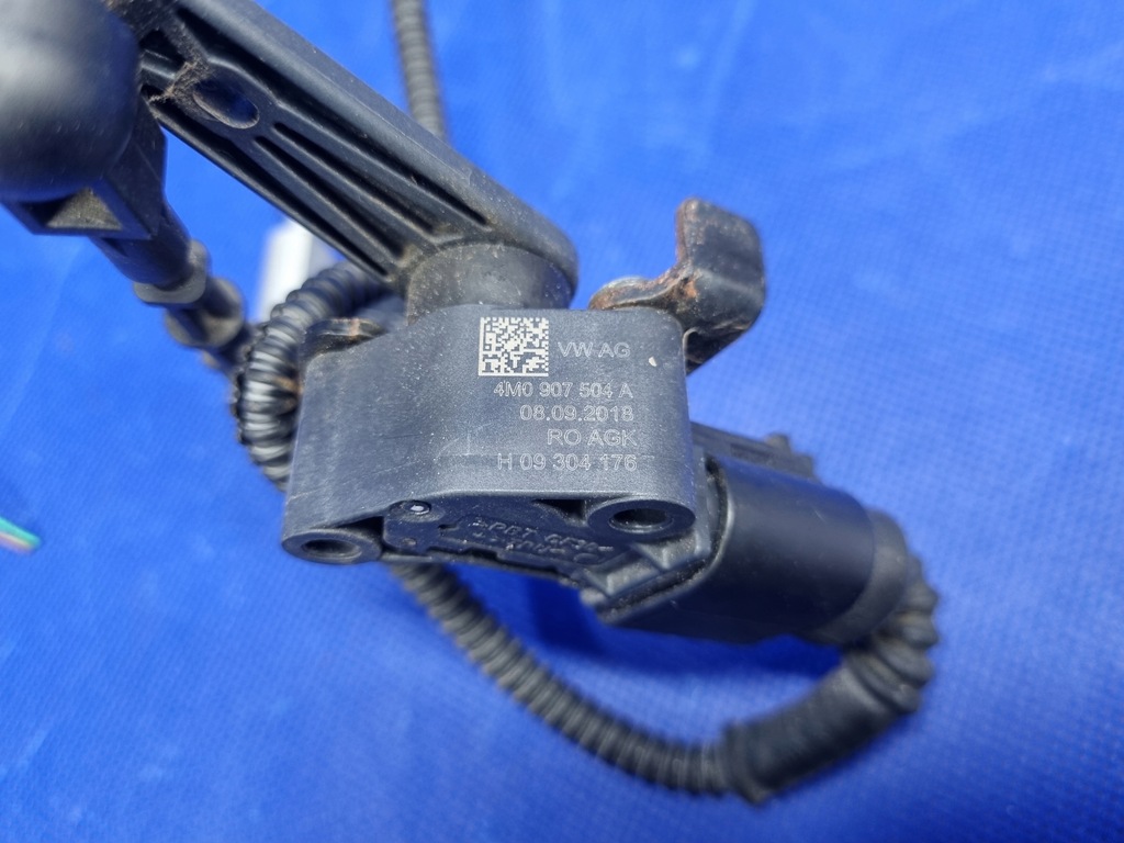 фото №8, Audi a5 f5 передній правий датчик вирівнювання висоти лампа oem 4m0907504a