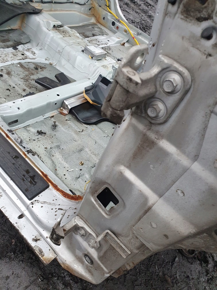 фото №16, Петля дверь правый dół нижний hyundai coupe 2.0