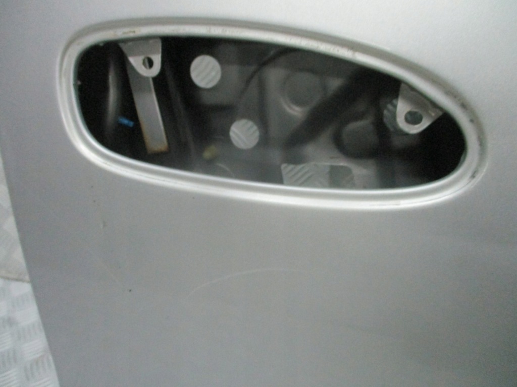 фото №3, Дверь правый перед toyota avensis t22 199