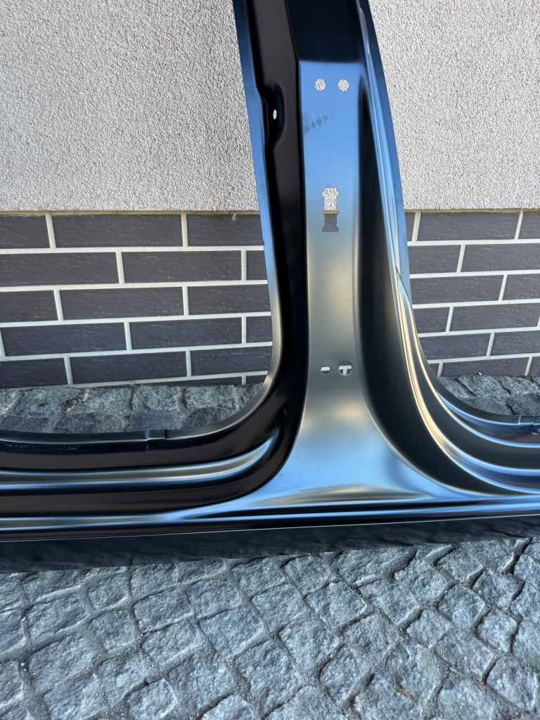 фото №4, Audi a4 b9 8w5 sedan блок двигателя порог правый четверть