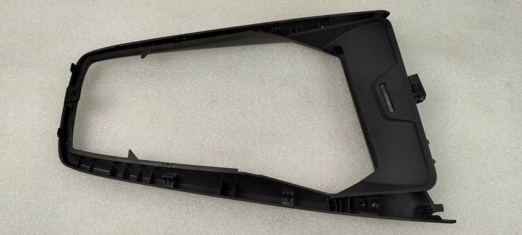 фото №7, Audi a3 8y рамка dekor туннель среднего 8y1863969