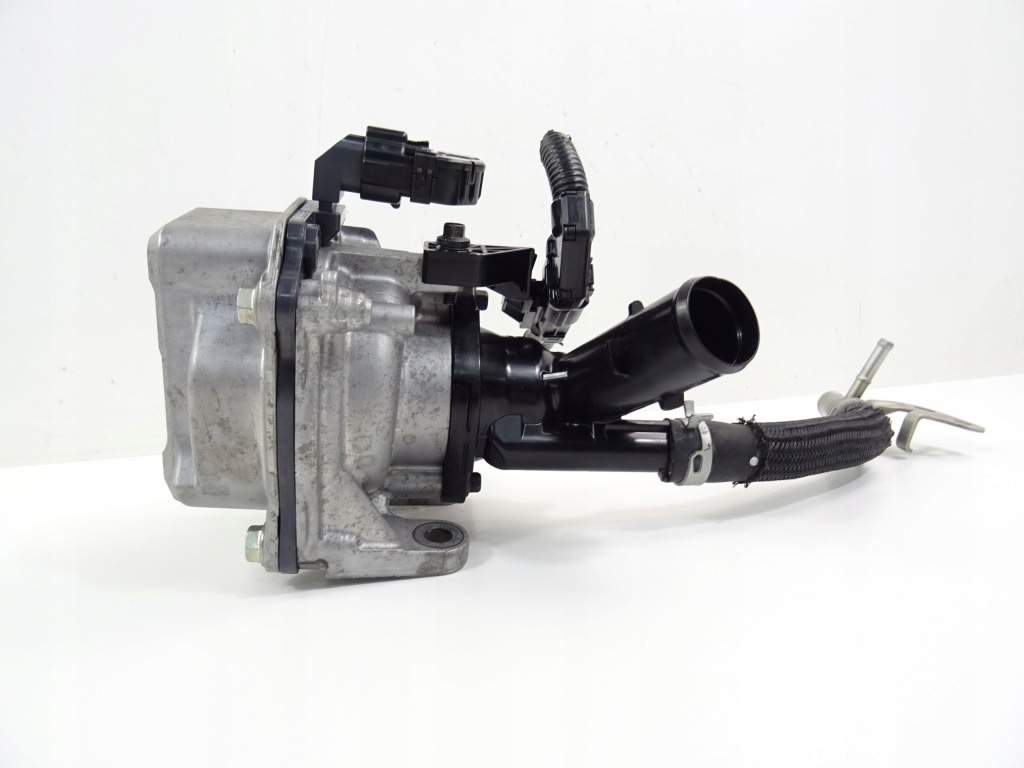 Lexus ux 250h 2.0 гібрид електрична насос води патрубок Київ