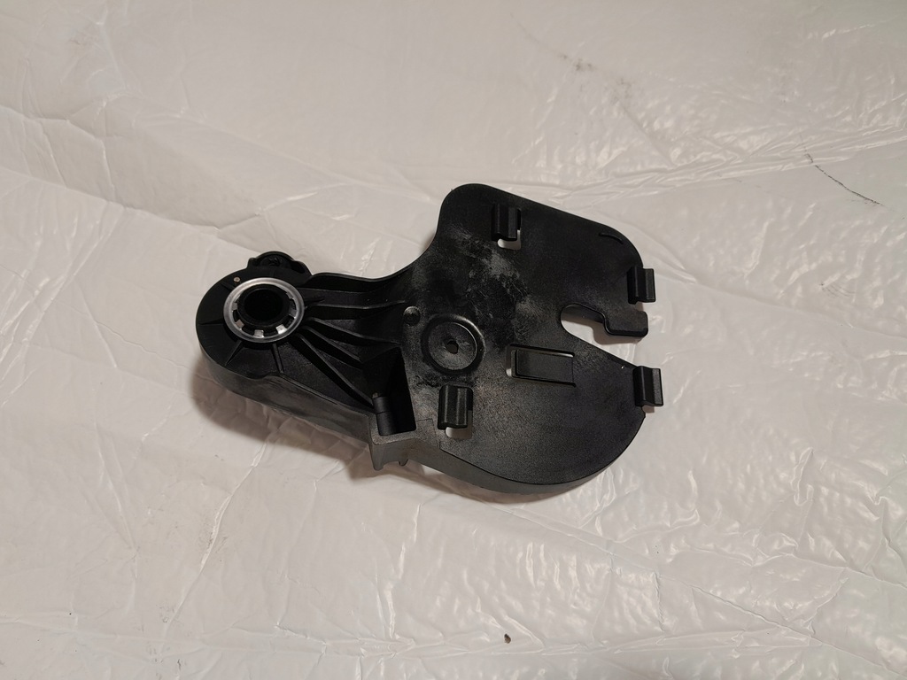 фото №1, Audi a3 s3 8v кронштейн ручки открывания капот 8t1823633b