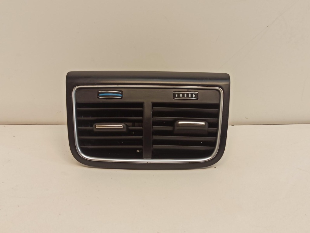 фото №1, Audi a4 b8 решётка обдув задняя 8k0819203h