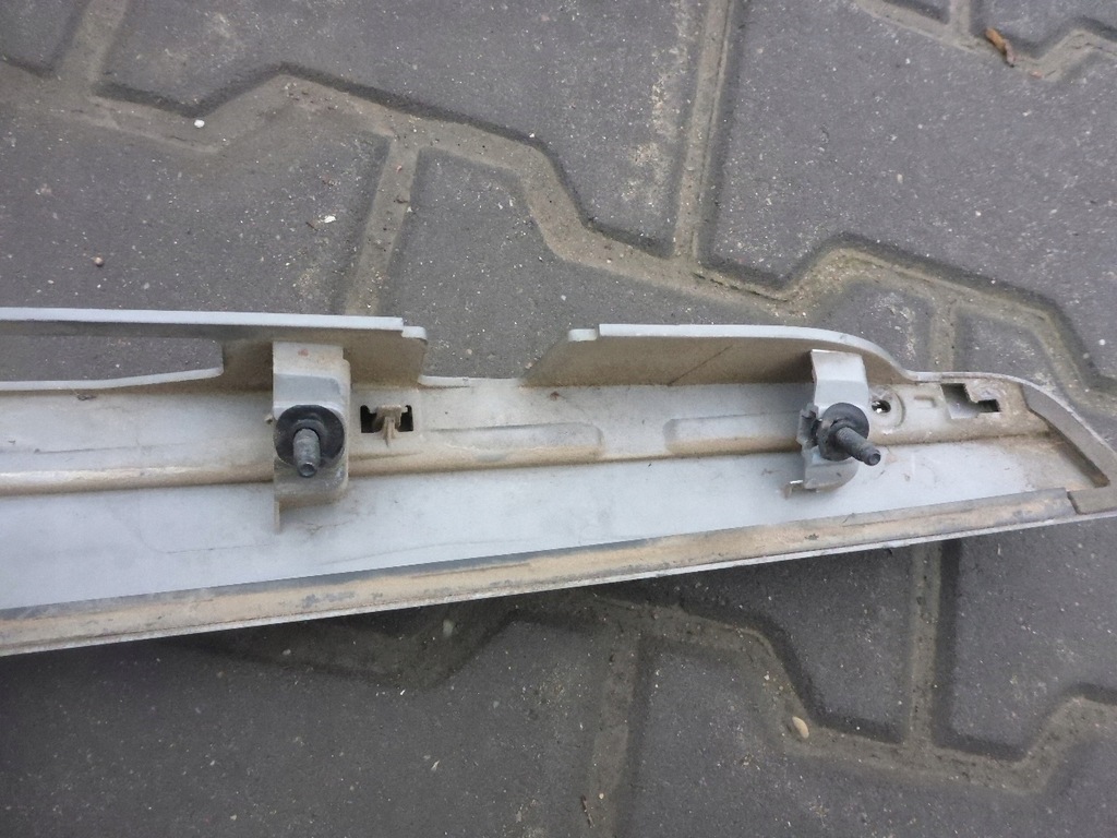 фото №9, Toyota verso 09- молдинг накладка кришки задній оригінал