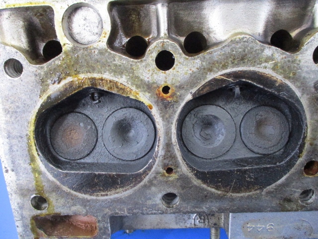 фото №6, Dacia 1310 головка клавиатура клапаны крышка