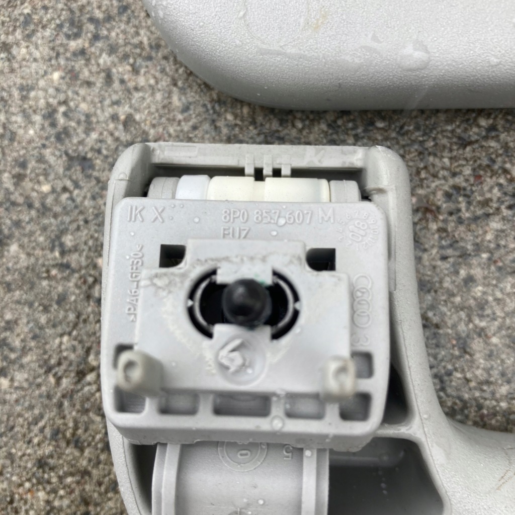 фото №4, Ручка кронштейн потолочный audi оригинальный номер 8p0857607m