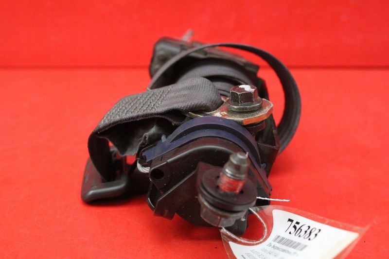 Ремень безопасности правый  перед volvo s40 v40 1 1 рестайлинг  00-04 в Украине