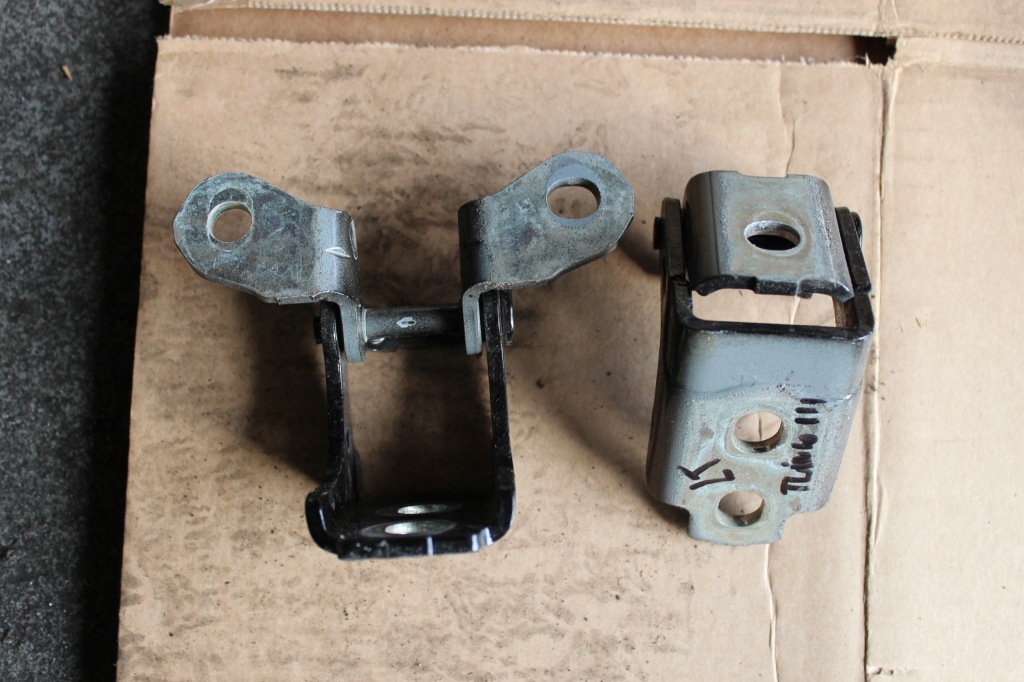 фото №1, Renault twingo iii lift петлі двері лівий задня tegne