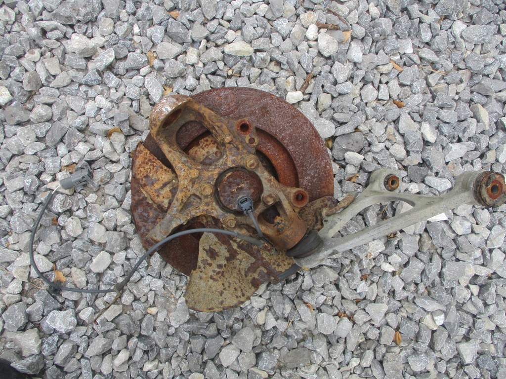 фото №4, Поворотный кулак левый перед mazda rx-8 1.3 b