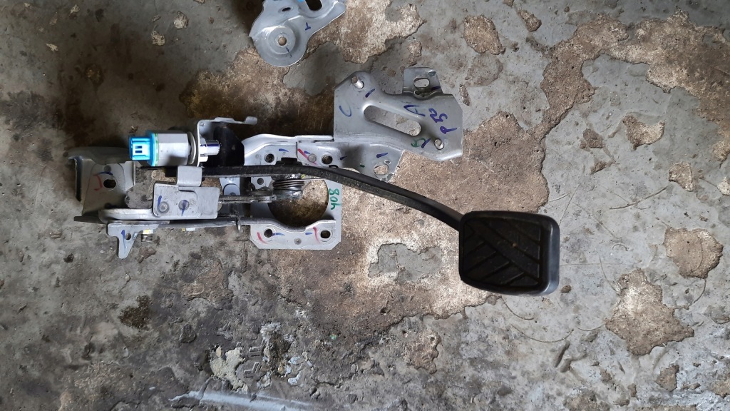 фото №1, Suzuki baleno 16-19 педаль зчеплення