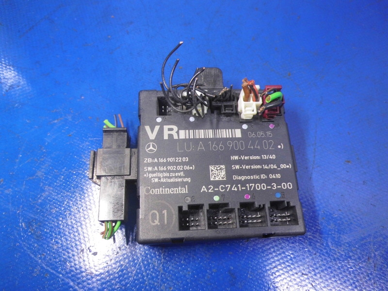 фото №1, Модуль двері правий перед mercedes w176 w117