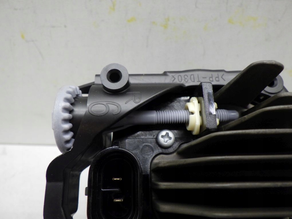 фото №4, Toyota chr camry led drl противотуманная фара правый