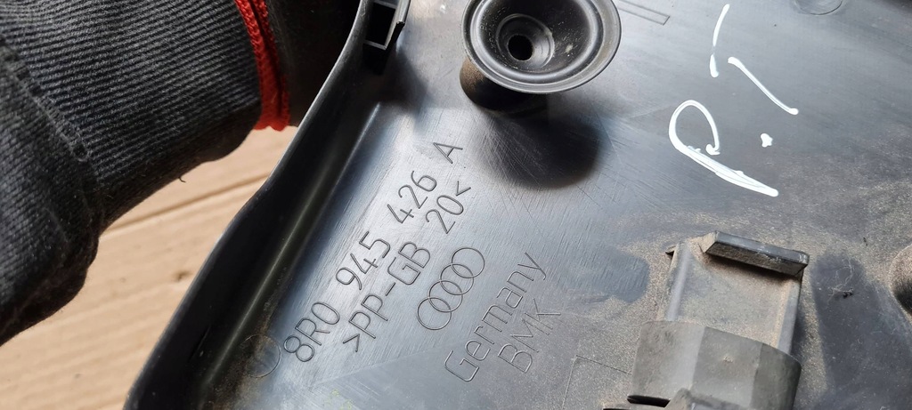 фото №9, Q5 8r заглушка захист лампи правий задня audi q5 8r0945426a