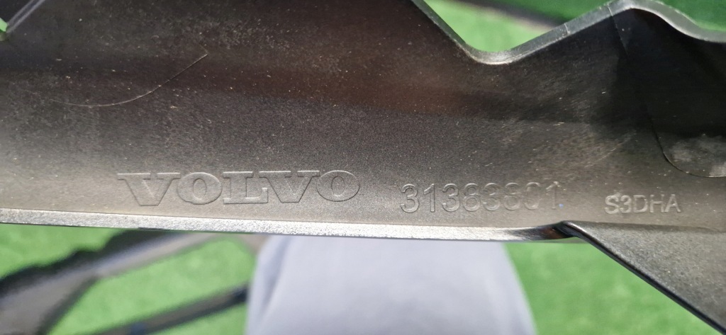 Молдинг решётка бампера комплект volvo xc90 2 2 31383800 с Разборки